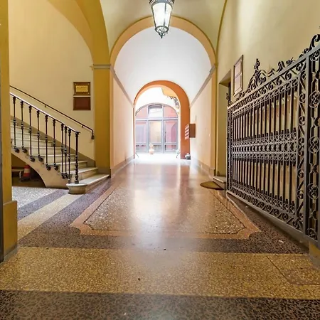 Housmart Castiglione 18